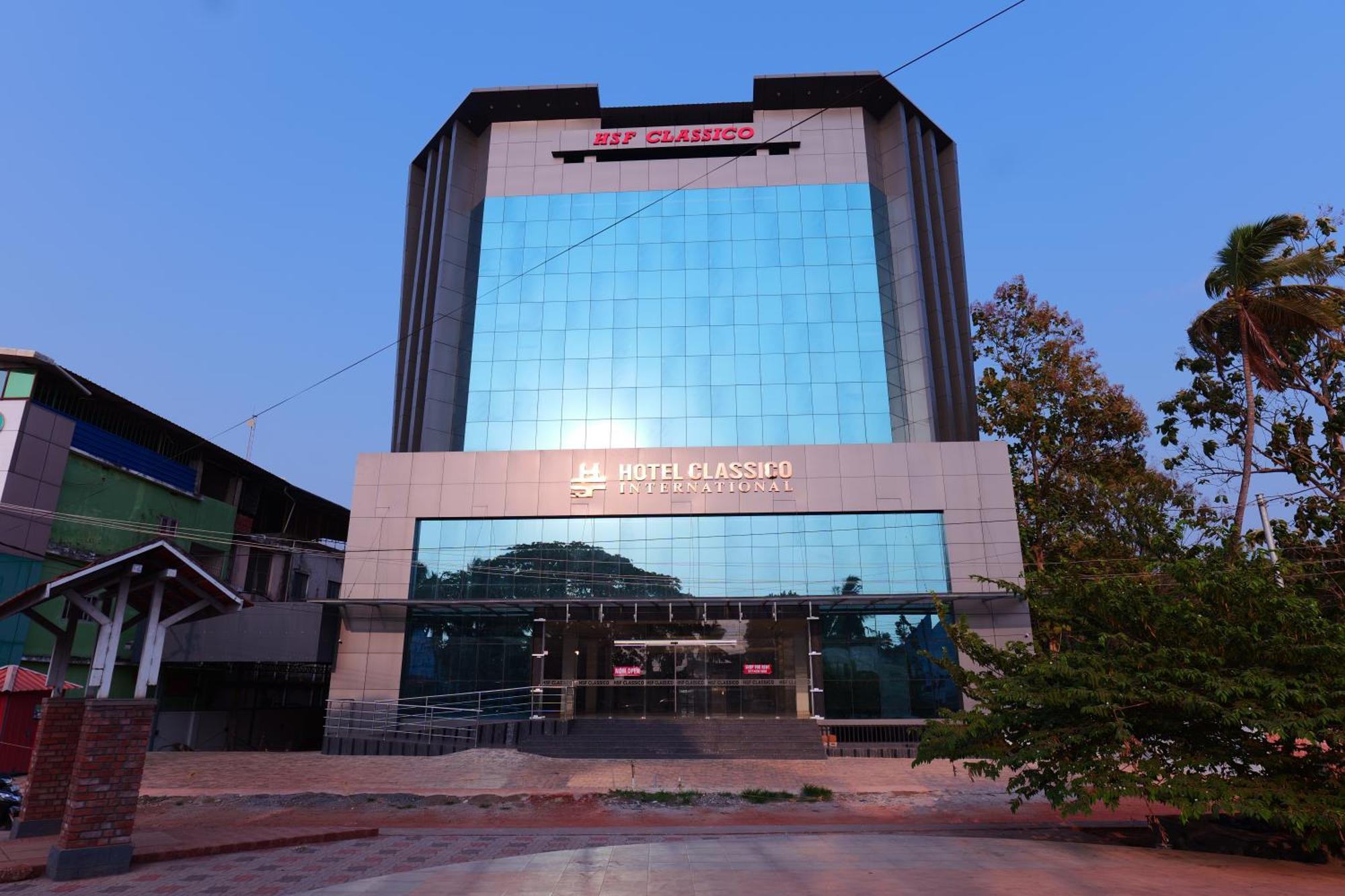 Hotel Classico International Kannangad ภายนอก รูปภาพ