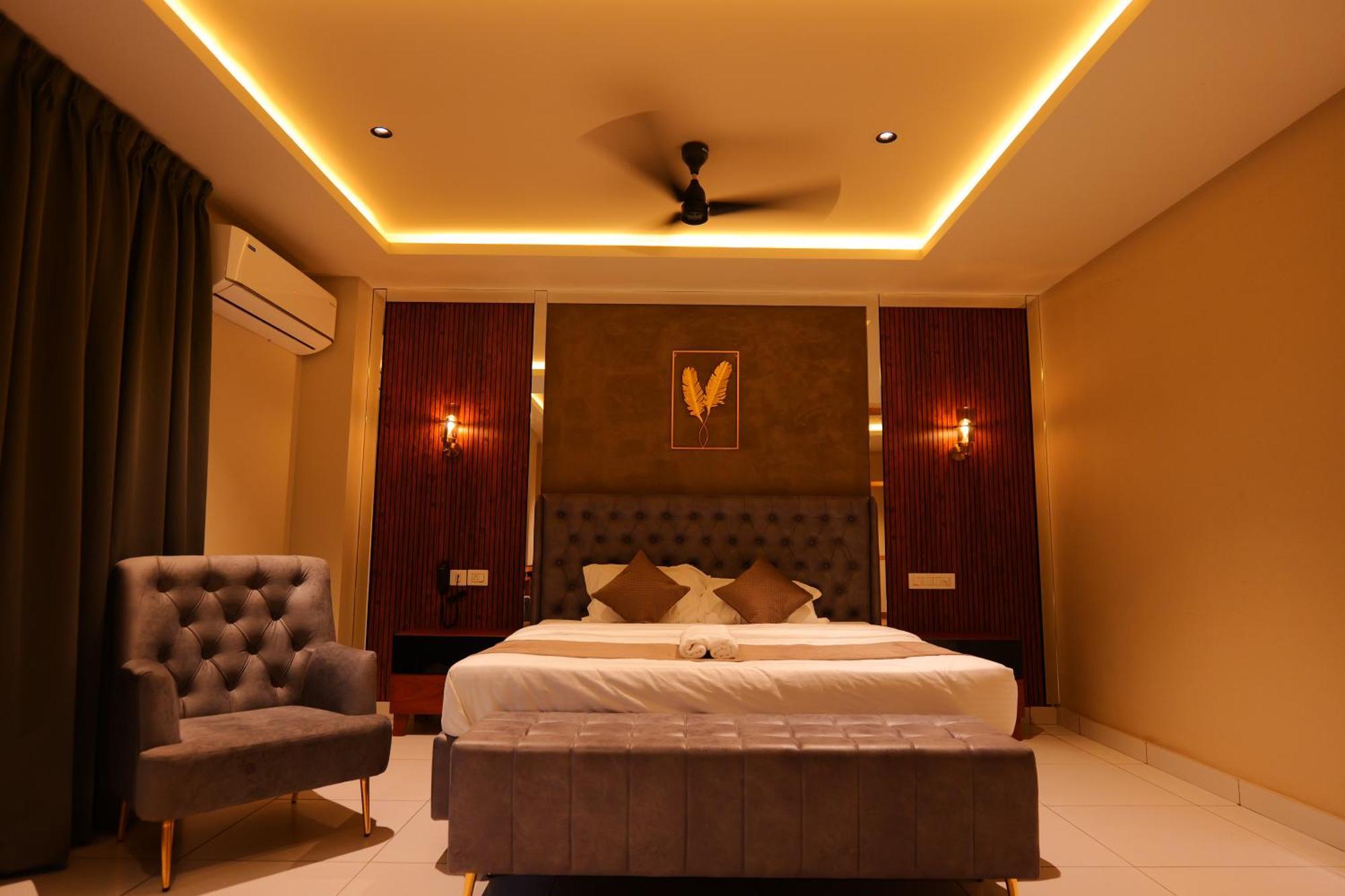 Hotel Classico International Kannangad ภายนอก รูปภาพ
