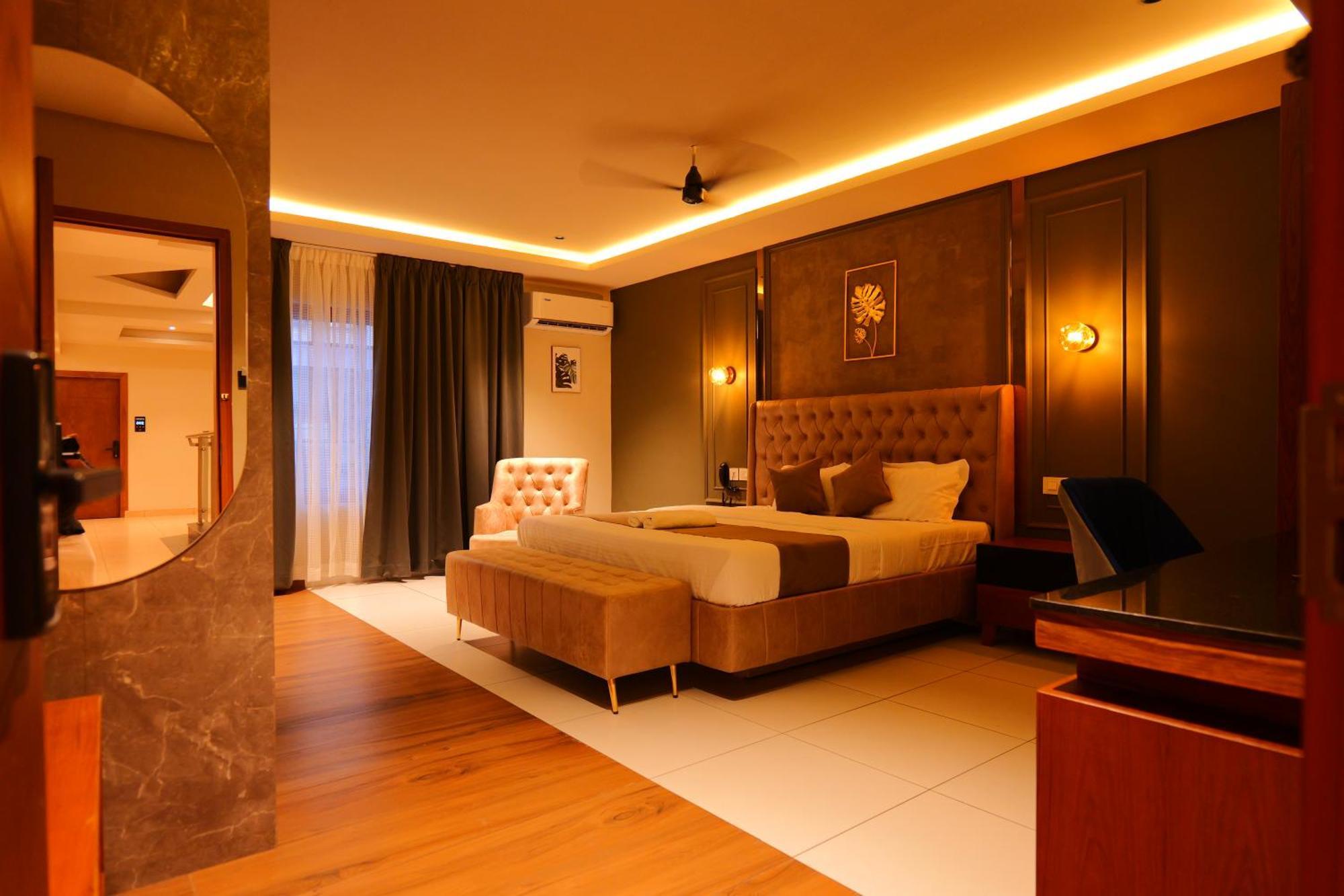 Hotel Classico International Kannangad ภายนอก รูปภาพ