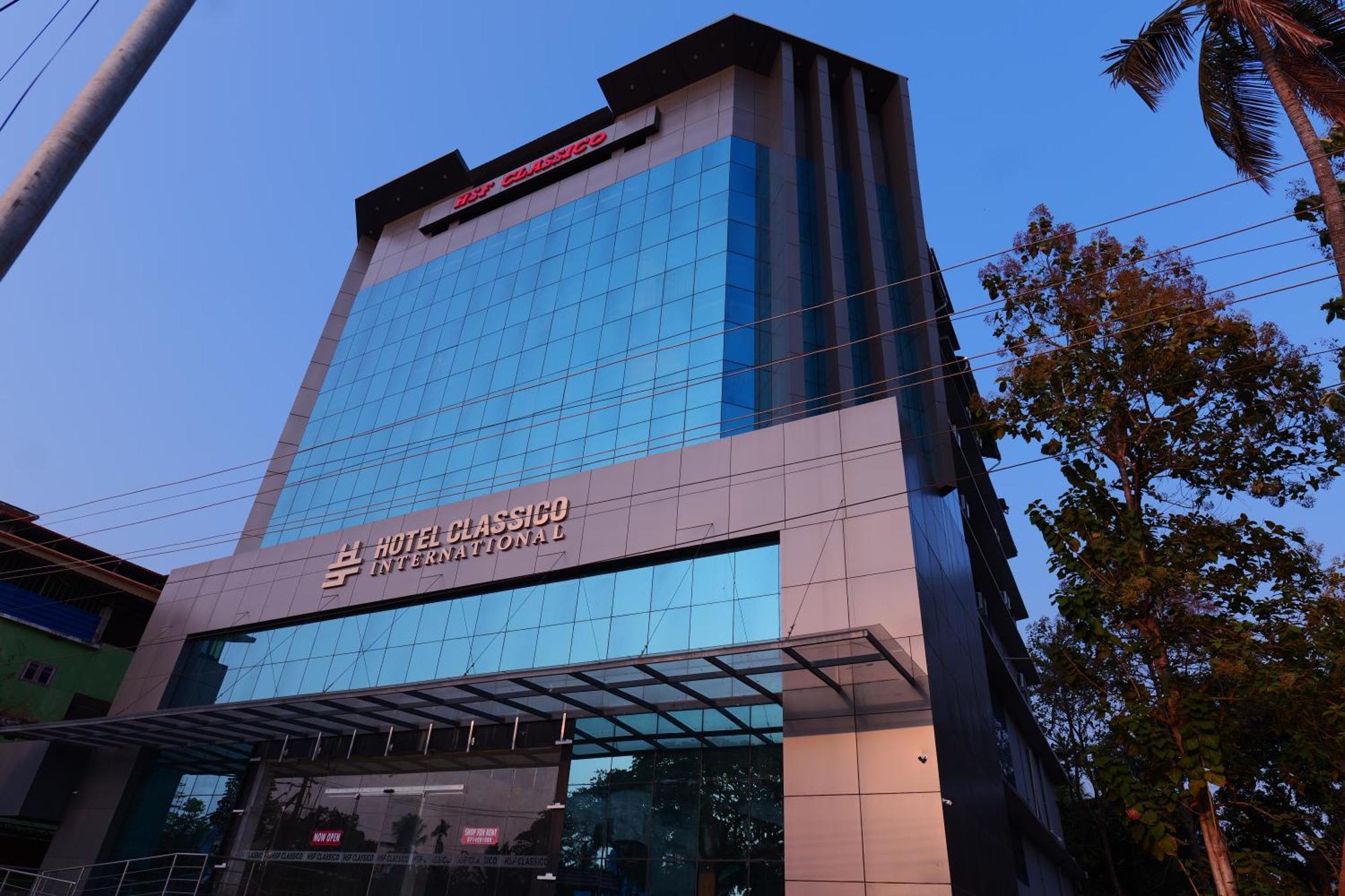 Hotel Classico International Kannangad ภายนอก รูปภาพ