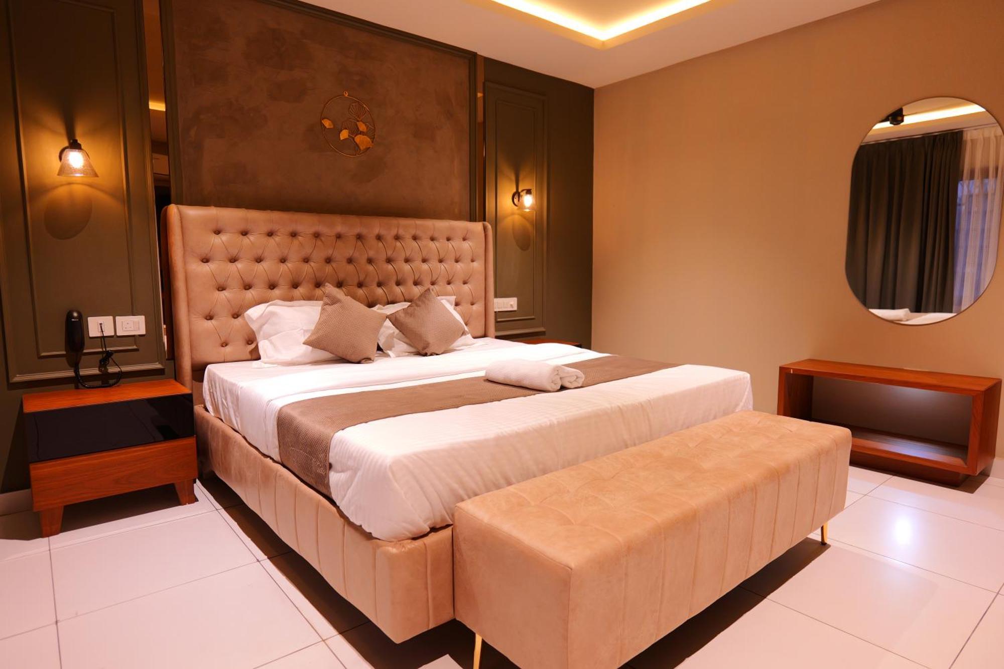 Hotel Classico International Kannangad ภายนอก รูปภาพ